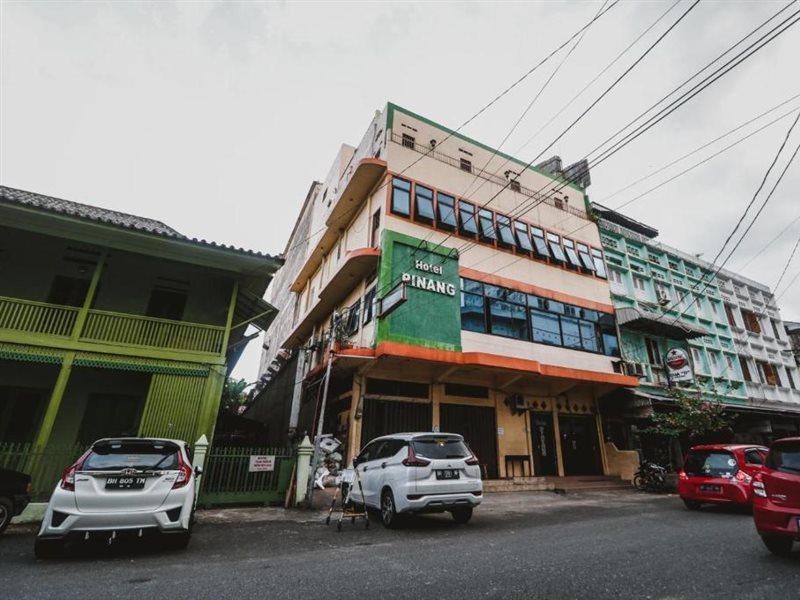Reddoorz Plus Near Wtc Batanghari Mall Tanjungjohor Ngoại thất bức ảnh