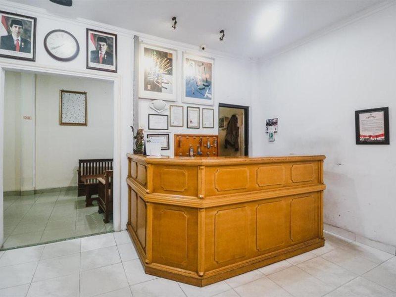 Reddoorz Plus Near Wtc Batanghari Mall Tanjungjohor Ngoại thất bức ảnh