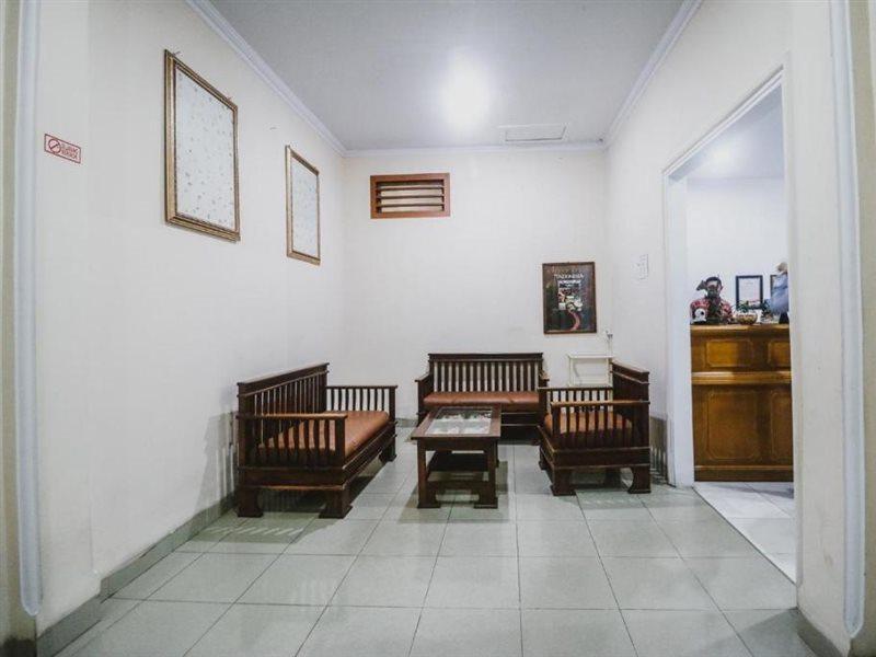 Reddoorz Plus Near Wtc Batanghari Mall Tanjungjohor Ngoại thất bức ảnh