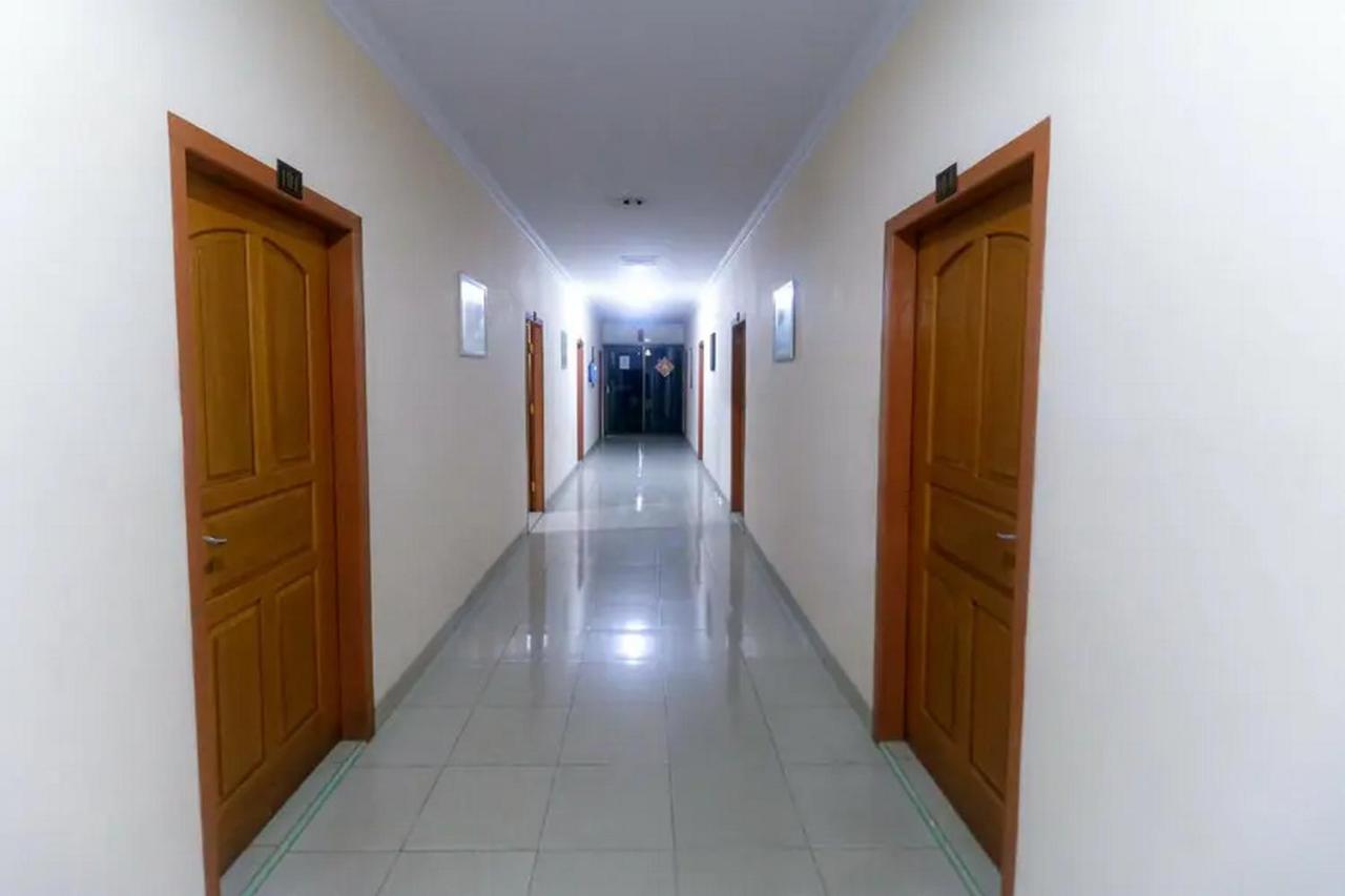 Reddoorz Plus Near Wtc Batanghari Mall Tanjungjohor Ngoại thất bức ảnh