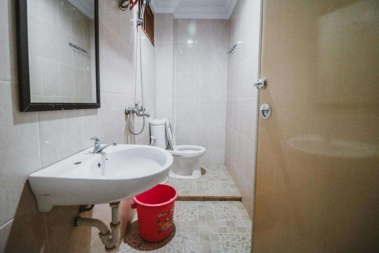 Reddoorz Plus Near Wtc Batanghari Mall Tanjungjohor Ngoại thất bức ảnh