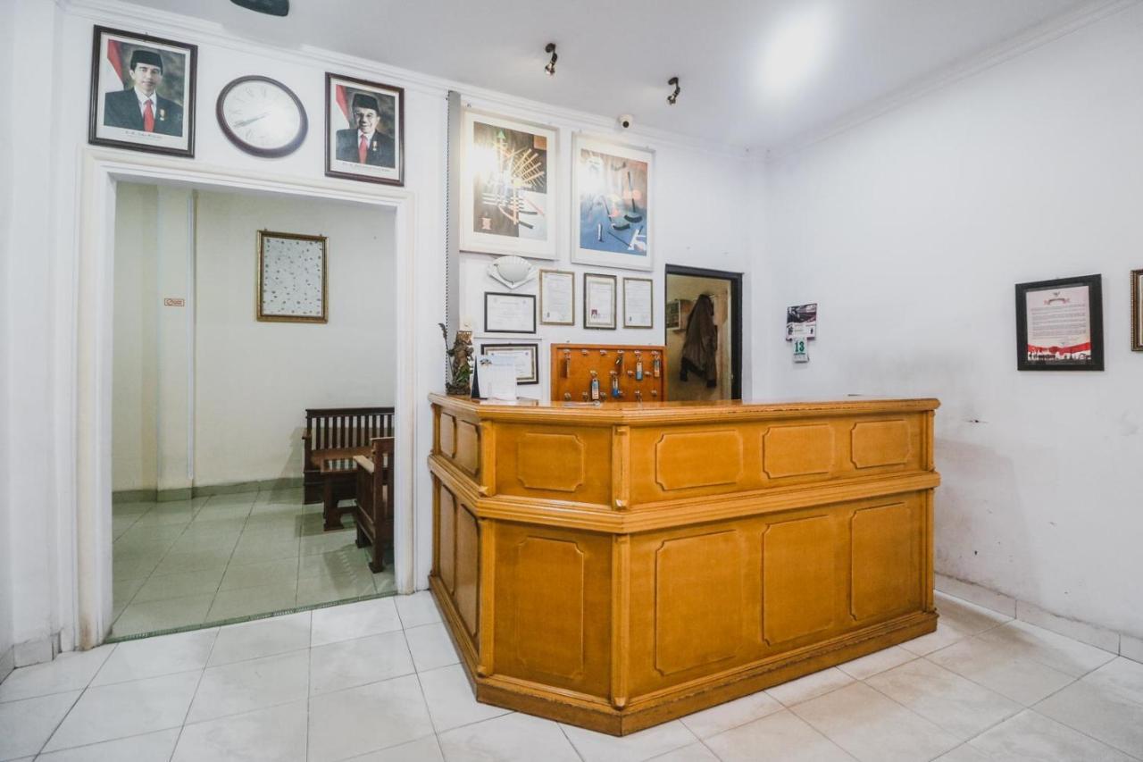 Reddoorz Plus Near Wtc Batanghari Mall Tanjungjohor Ngoại thất bức ảnh