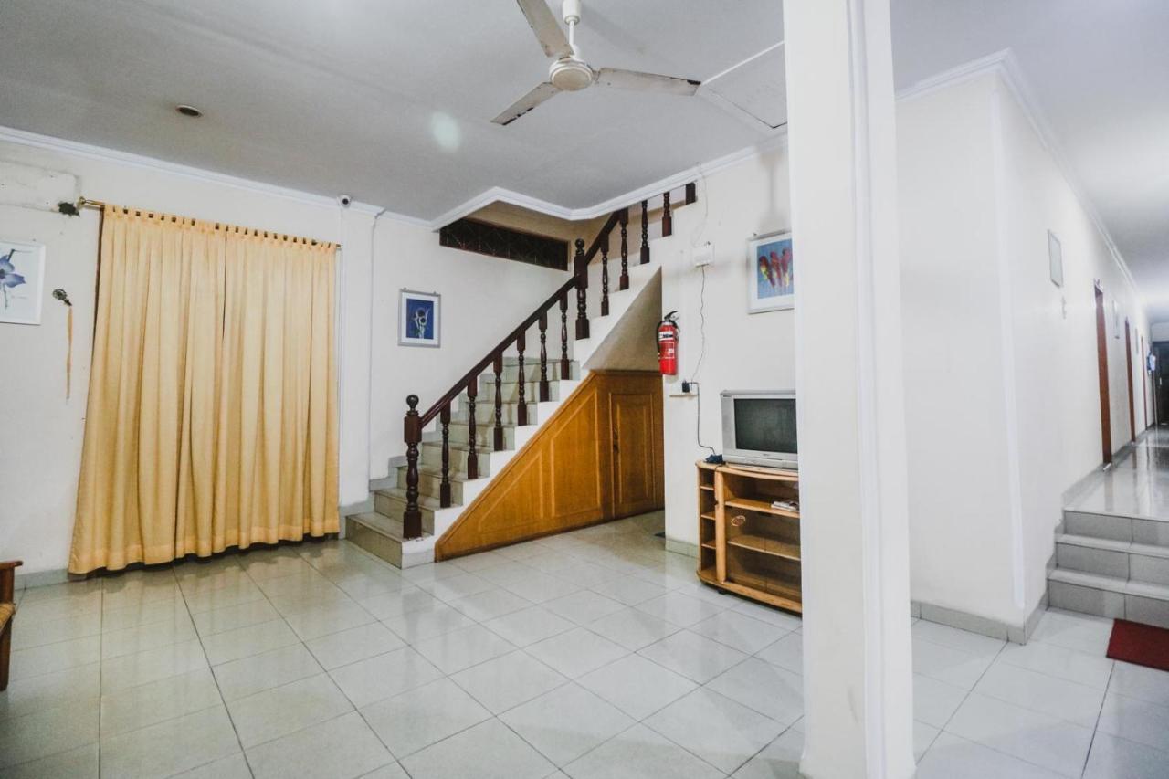 Reddoorz Plus Near Wtc Batanghari Mall Tanjungjohor Ngoại thất bức ảnh
