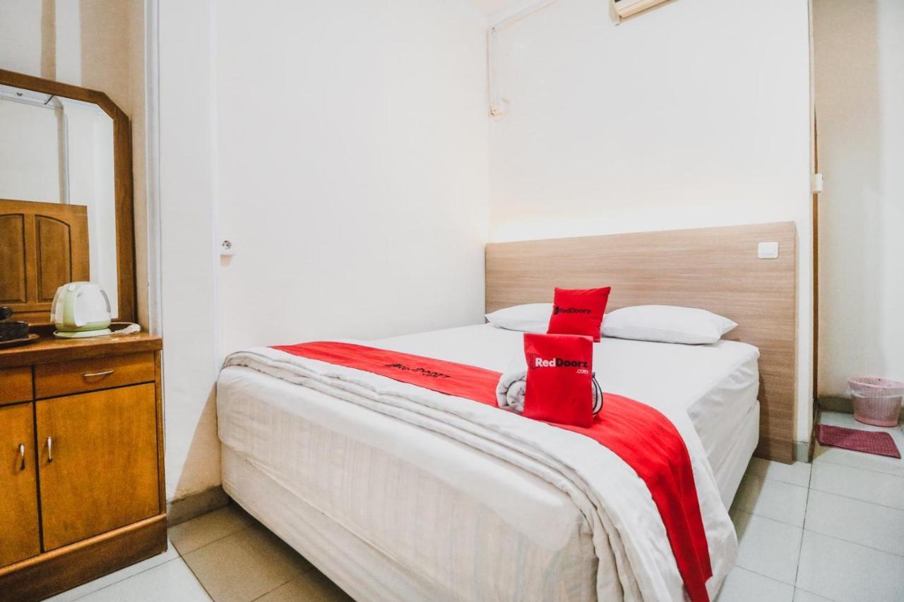Reddoorz Plus Near Wtc Batanghari Mall Tanjungjohor Ngoại thất bức ảnh